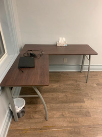 L-shaped office desks