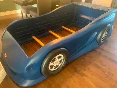 Little Tikes twin-sized car bed. Mattress not included. This bed will see your toddler right through...
