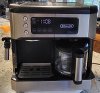 DeLonghi All-in-One Combo Coffee & Espresso Machine Model COM532