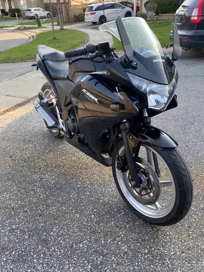 2012 Honda CBR 250R + Extra rolling frame Amazing bike runs and rides perfectly. Doesn’t need anythi...