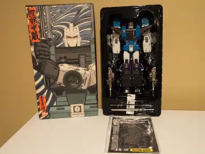 Transformers Masterpiece DX9 Toys D10 Hanzo / Sixshot . En parfaite condition, seulement mis en disp...