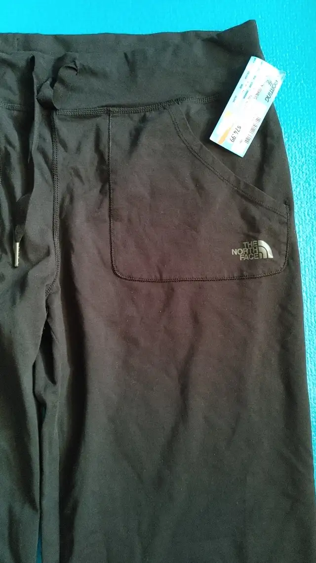 Brand New, The North Face Women's Pants W Sun Rise XL in Women's - Bottoms in City of Toronto - Image 4