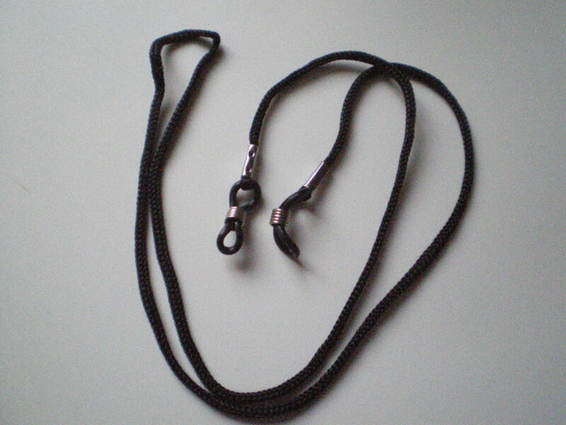 SUNGLASS ★ Cord reading eyeglass holder neck strap EYEWEAR SPORT dans Santé et besoins spéciaux  à Laval/Rive Nord - Image 4