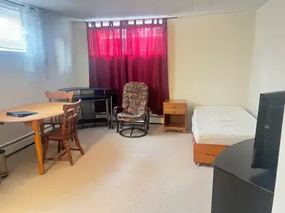 Me contacter par téléphone pour une visite au 418-932-0479 Chambres à louer pour étudiant-e-s seulem...