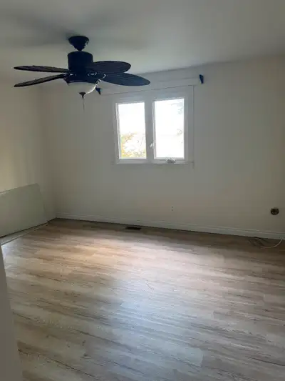 Orillia Male rooms for rent Utilities included . Parking