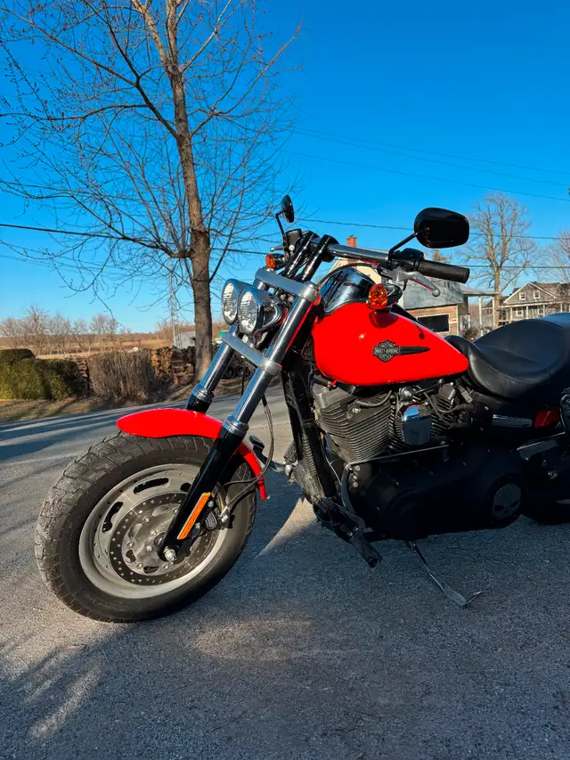 Harley Davidson Fat Bob 2012 in Touring in Longueuil / South Shore - Image 8