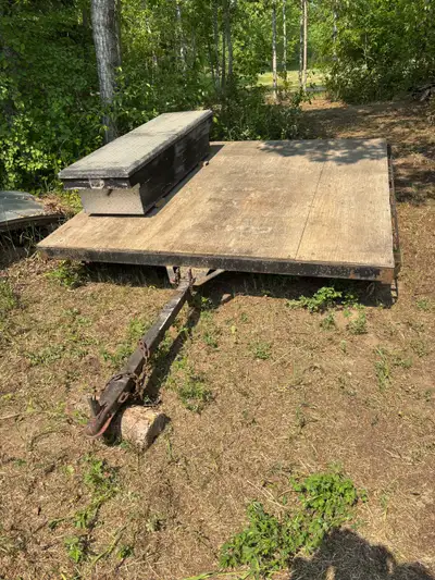 Good for lawn tractors loading or sleds or atvs! 8x8 foot, 3/4 inch plywood deck built heavy duty ha...