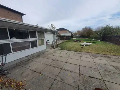 2 bedrooms available in a 3-bedroom bungalow Shared kitchen & bathroom Spacious backyard 2 car parki...