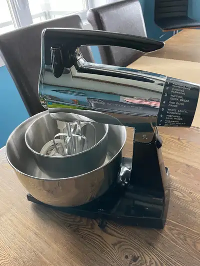 Malaxeur vintage fonctionne Voir mes autres annonces Je suis de Beauharnois