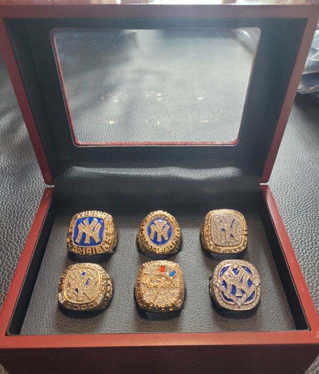 Brand New MLB World Series Rings With Display Case in Baseball & Softball in Moncton - Image 4