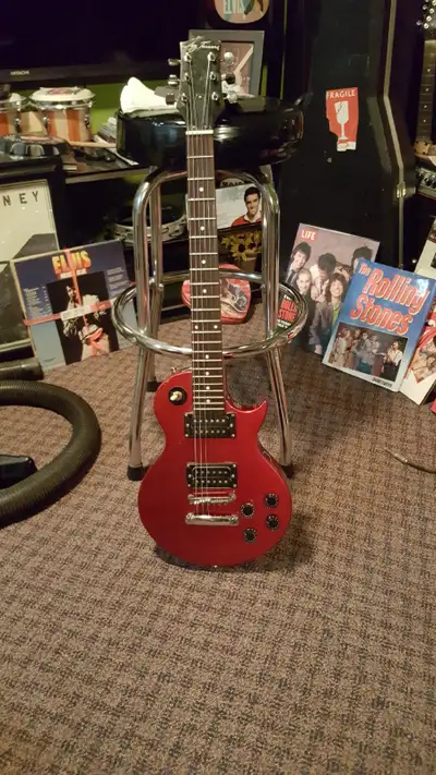 3/4 size Jay Turser /Les Paul style Guitar, View more