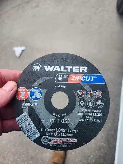 Selling bulk 25 packs of Walter Cut-off blades - 11-T 05. Regularly go for over $150 a pack, willing...