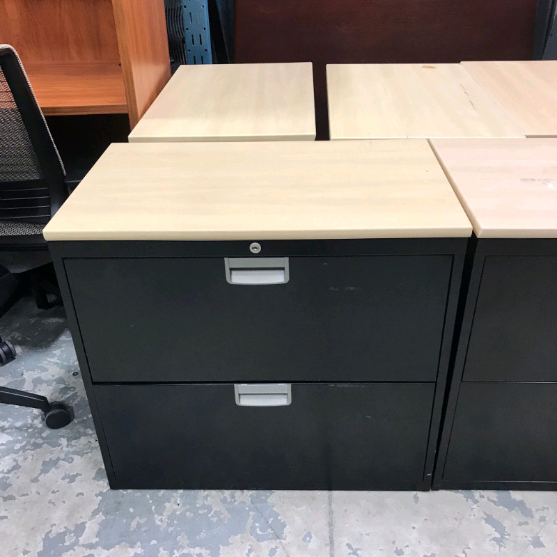 Steelcase 2 Drawer Filing in Excellent Condition! Bookcases