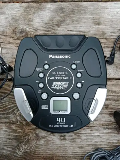 One of Panasonic's top models. 40 Second Antiskip, Tons Of Features, Batteries Included, 2 Earphones...
