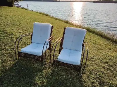 Ensemble de deux chaises de jardin., View more