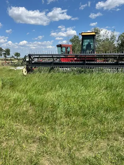 1982 Versatile 4400, 22 foot, be good for haying lighter crop. Kear sheer not included. Comes with s...