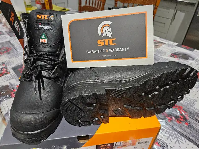Bottes de travail de STC Footwear in Men's Shoes in Laval / North Shore - Image 3