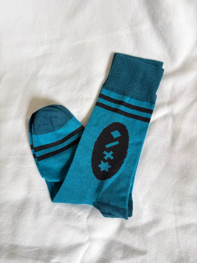 New Adult Crew Socks, Teal and Black in Other in Markham / York Region - Image 2