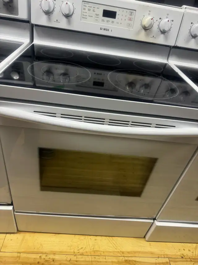 Samsung Electric Range in Stoves, Ovens & Ranges in Laval / North Shore - Image 2