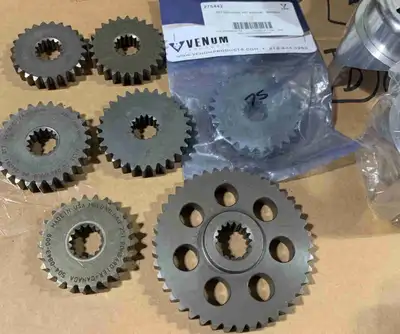 29T, 28T, 27T, 25T x2, 24T 13 Wide Top Sprockets 42T 13 Wide Bottom Sprocket All are new or less the...