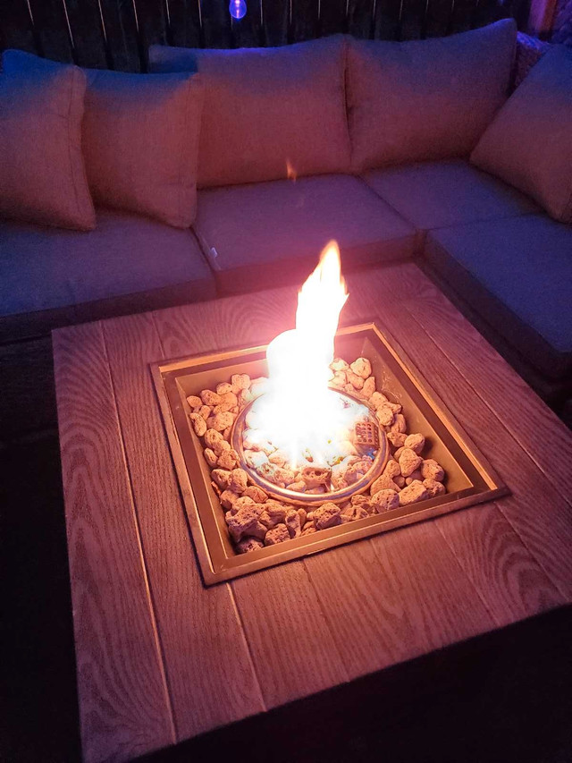 Fire pit/table. in Patio & Garden Furniture in Kawartha Lakes