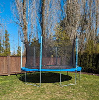 Trampoline with net for sale 