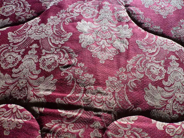 Couverture de lit queen size in Multi-item in City of Montréal - Image 3