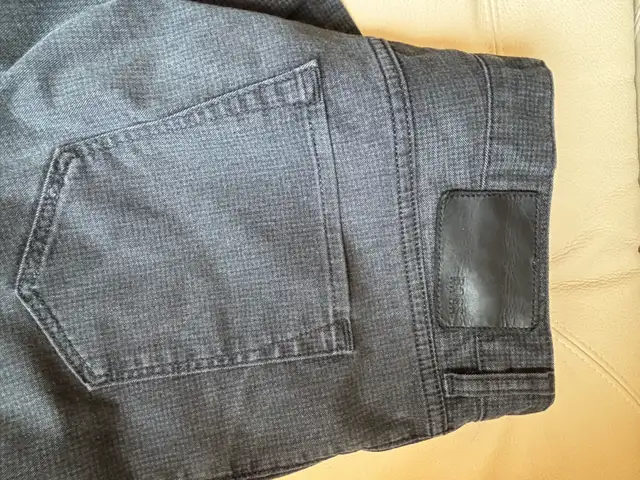 Hugo Boss Dress Pants in Men's in City of Toronto - Image 6