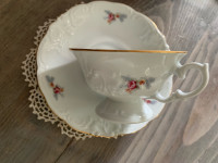 Polish Wawel Porcelain Teacups/Saucers