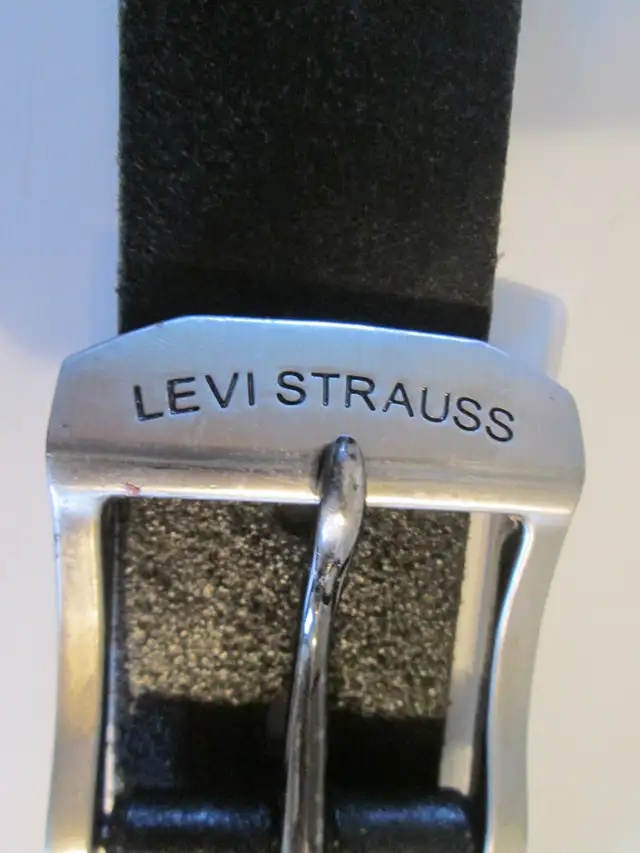 Levi's belt in Men's in North Bay - Image 2