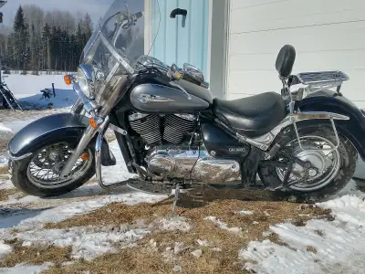 Shaft drive. Comfortable. Last of the carbureted models. Deep blue and silver colors. Starts, runs a...