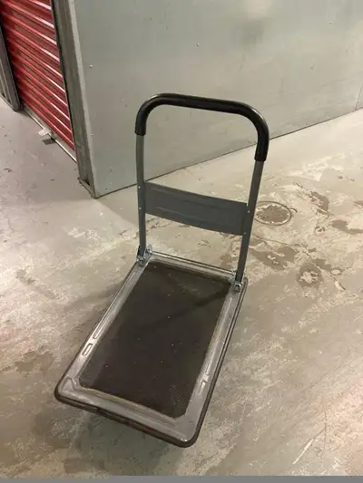 Loading Platform Cart, 28.75 x 18.75-inches, works fine. $20 obo. The front is bent , but still work...