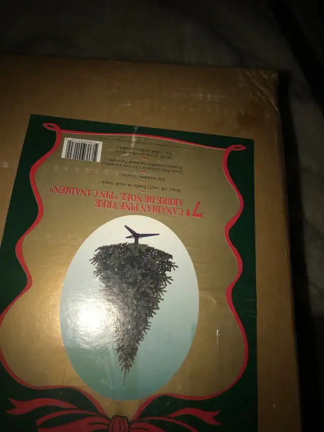 7’ Canadian pine artificial tree in Holiday, Event & Seasonal in Calgary - Image 2