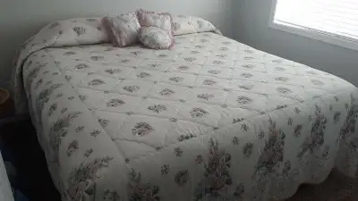 king sz bed clean . delivery extra , View more