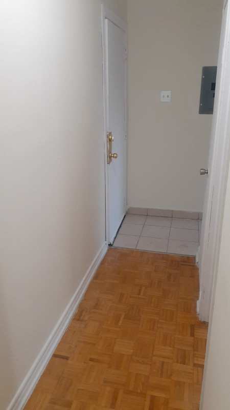 Bachelor Studio for Rent in Long Term Rentals in City of Toronto - Image 4