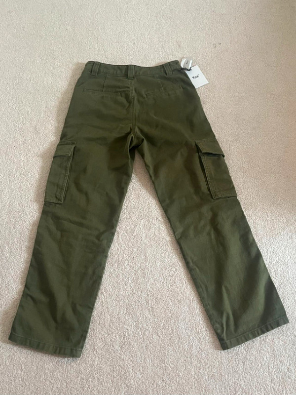 Aritzia TNA Chambers Cargo Pant (Olive Green) - Size 6 in Women's - Bottoms in Brantford - Image 2