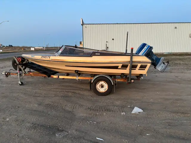 16’ Glascon Ski Boat w/ 140hp in Powerboats & Motorboats in Meadow Lake - Image 2