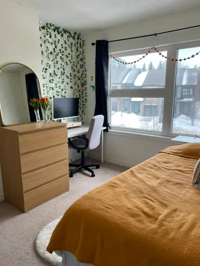 Looking for a female subletter to stay for May-August 2026! ALL UTILITIES ARE INCLUDED in the listed...