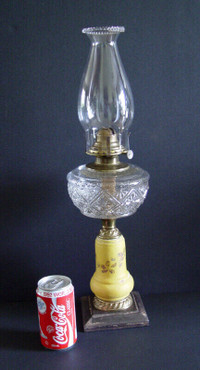 Oil Lamp 5 - Pedestal with Yellow Column