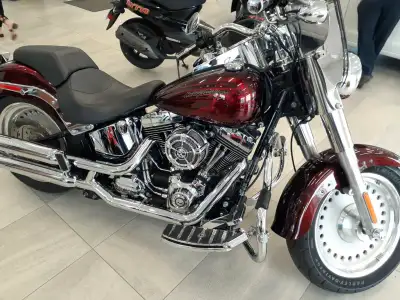 Très belle moto, full chrome.Pei nture originale Harley-Davidson, édition spéciale 2012, identifiée...
