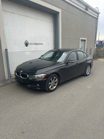 2012 BMW 320i 9,400$$$$$$