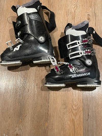 Nordic’s womens ski boots