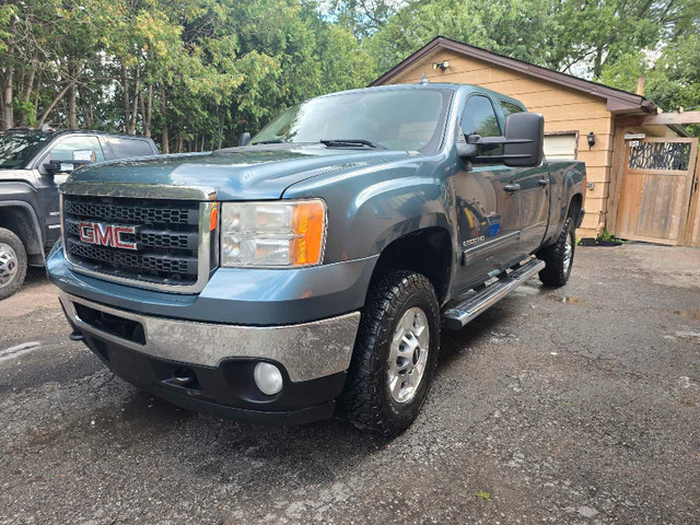 2011 gmc sierra 2500HD in Cars & Trucks in Oshawa / Durham Region