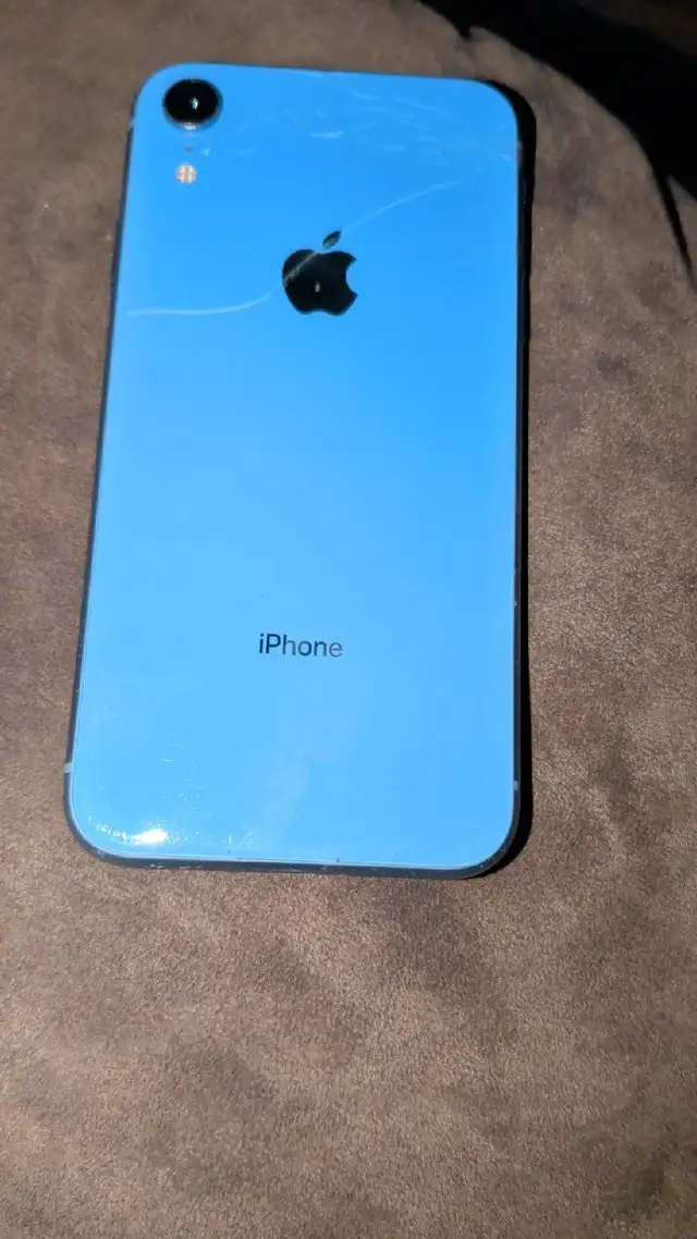 iPhone Xr in Cell Phones in Regina - Image 3