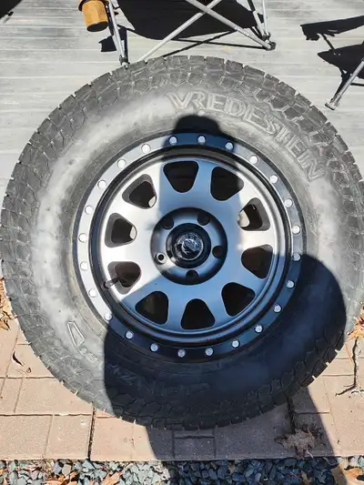 Like new set of four Vredestein Pinza AT tires in 265/70/17 size. They have about 100km on them. Vre...