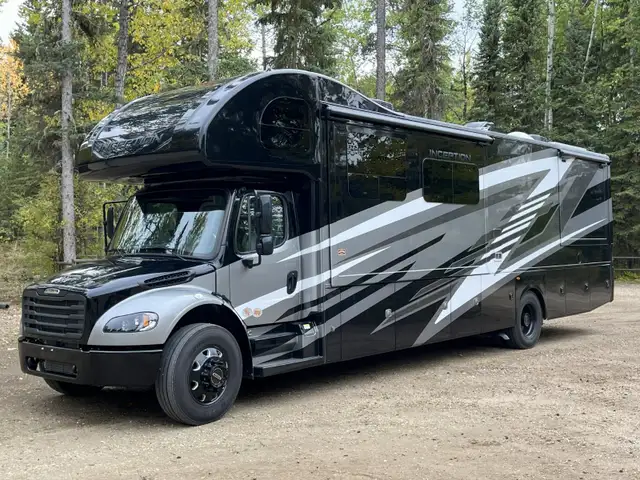 2025 Thor Inception 38FX Super C Motorhome in RVs & Motorhomes in Grande Prairie - Image 2