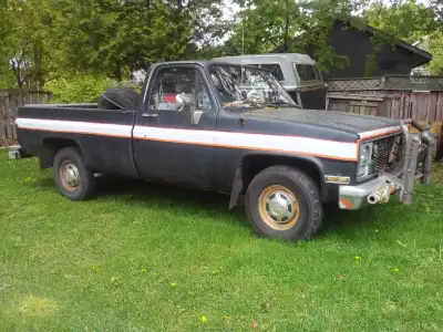 1986 GMC 3/4 ton pickup truck well maintained