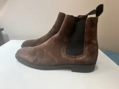 Men’s Chelase Boots . Size 8, View more