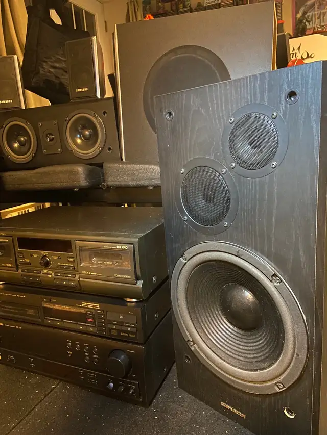 HOME STEREO SYSTEM  $400 Pickering  in General Electronics in City of Toronto - Image 3