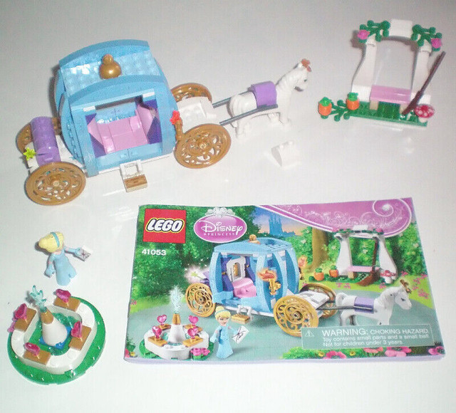 Lego Disney Princess Cinderella's Dream Carriage Set 41053 and M dans Art et objets de collection  à London - Image 3